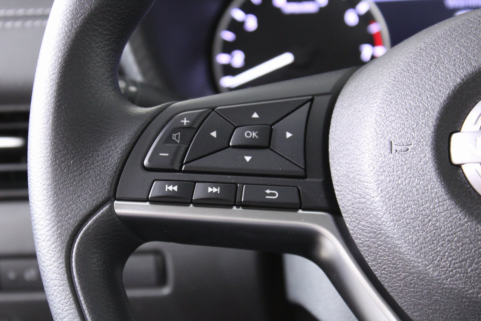 Vehicle image 19 of 22