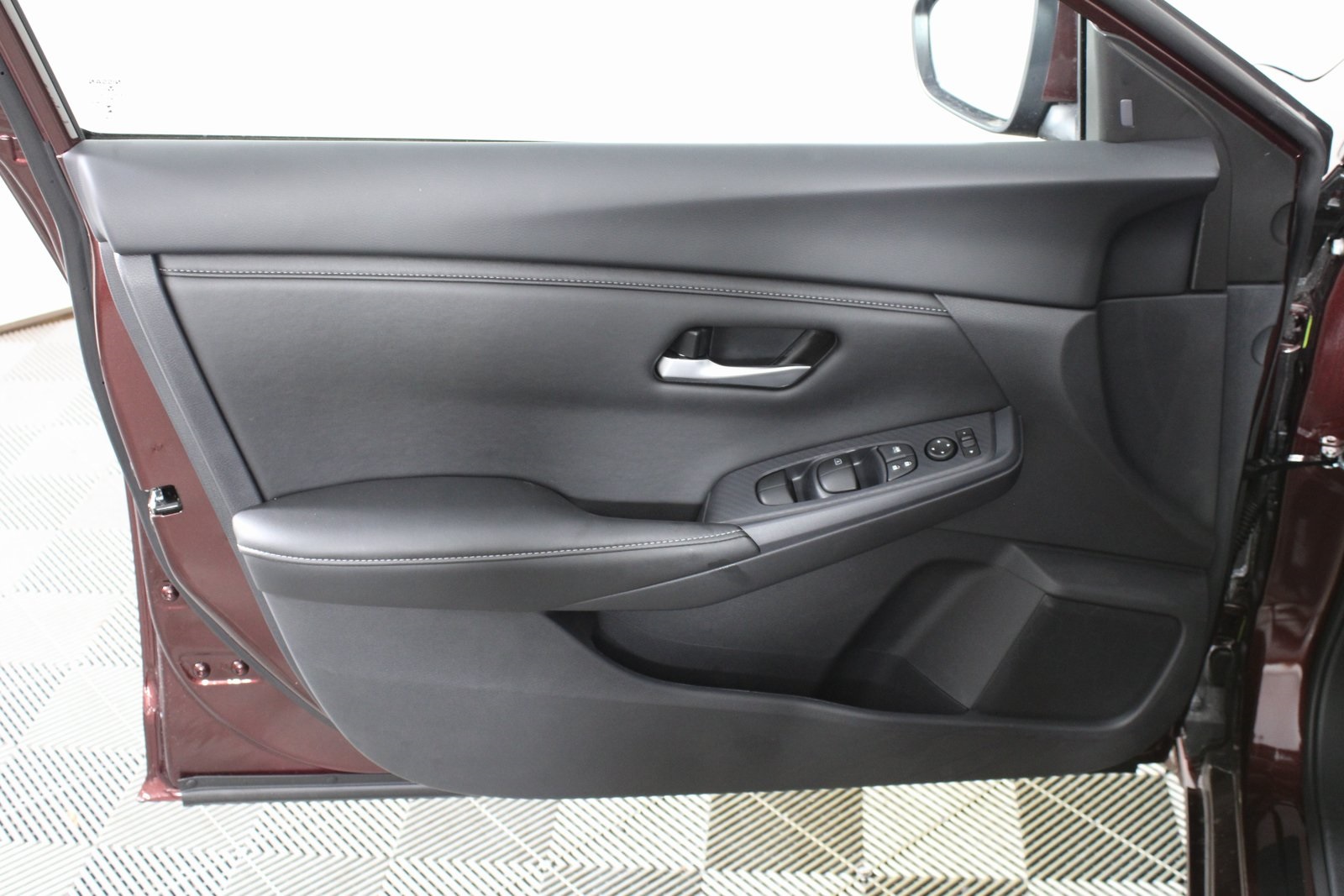 Vehicle image 8 of 22