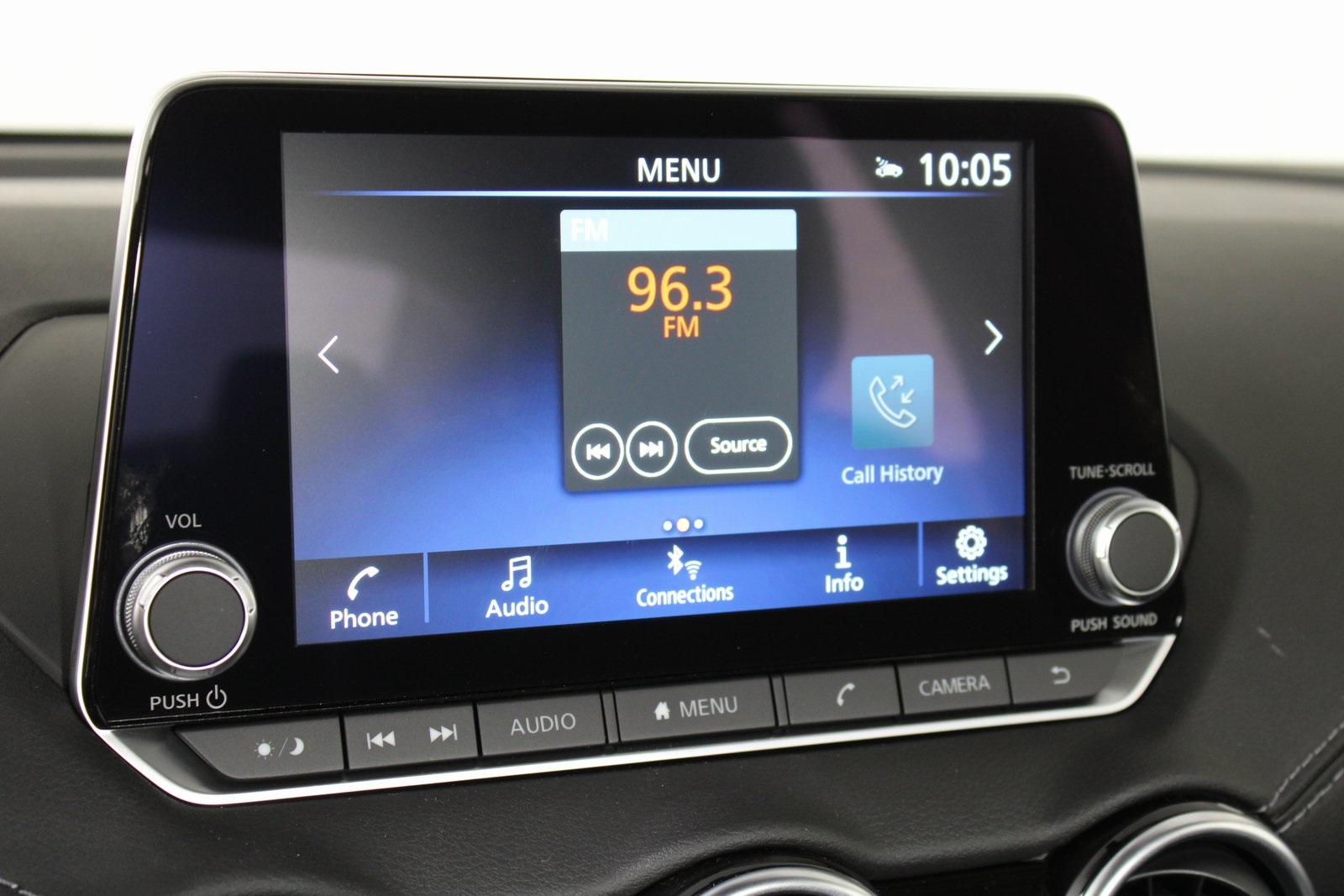 Vehicle image 13 of 22