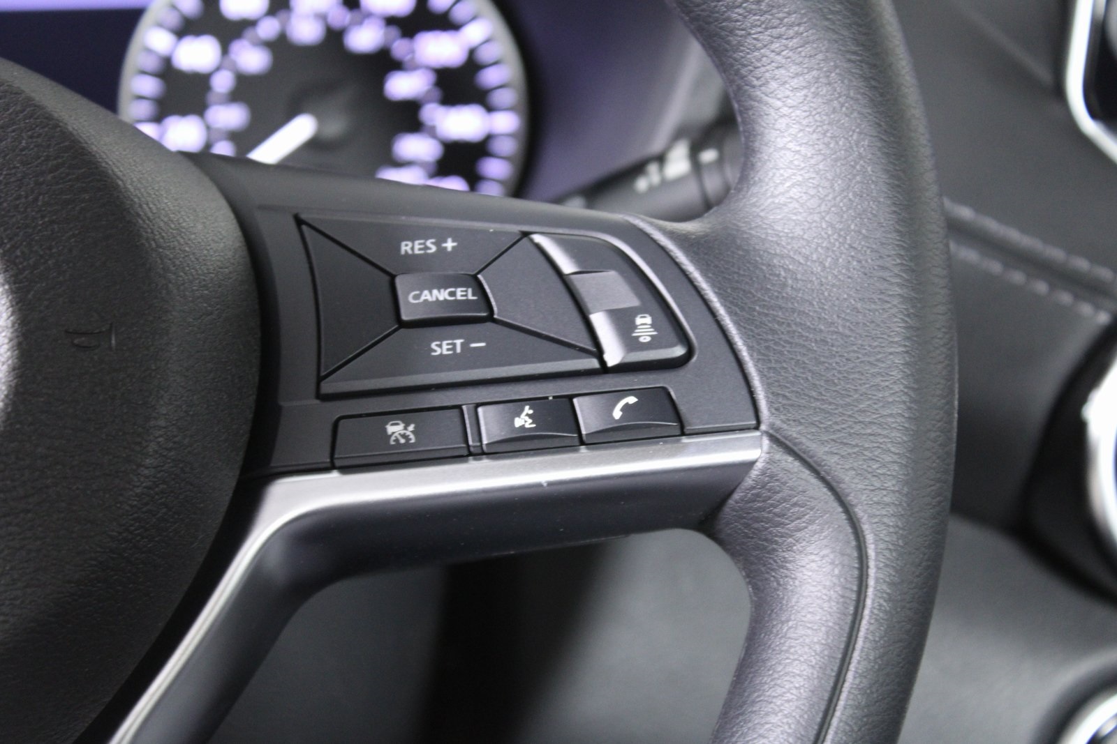 Vehicle image 20 of 22
