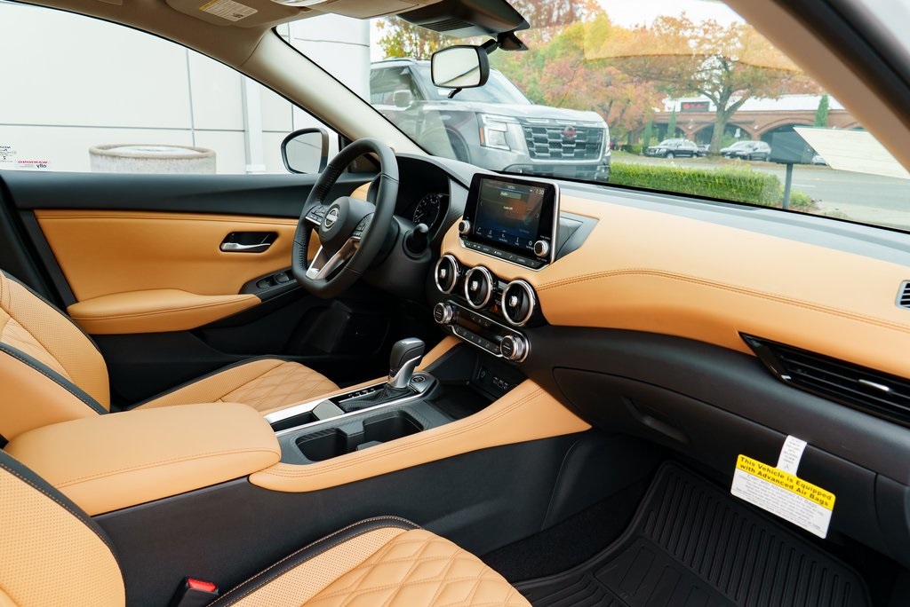 2025 Nissan Sentra SV Image 18 of 30