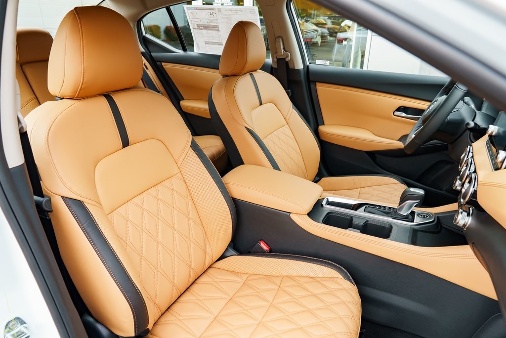 2025 Nissan Sentra SV Image 10 of 30