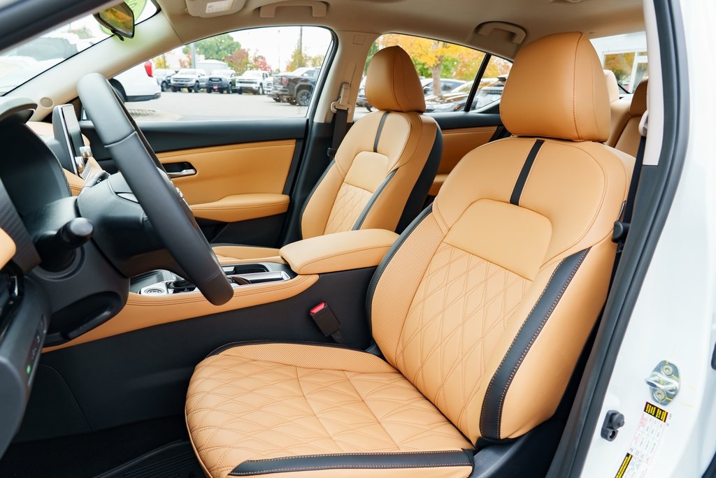 2025 Nissan Sentra SV Image 13 of 30