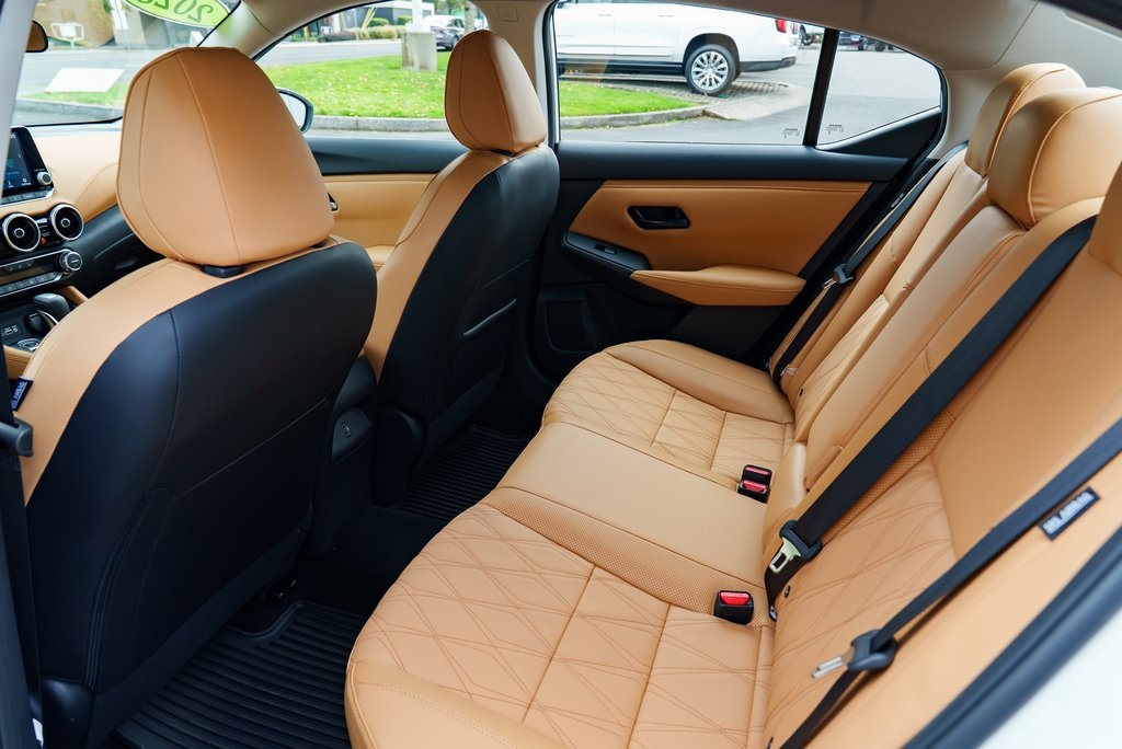 2025 Nissan Sentra SV Image 14 of 30