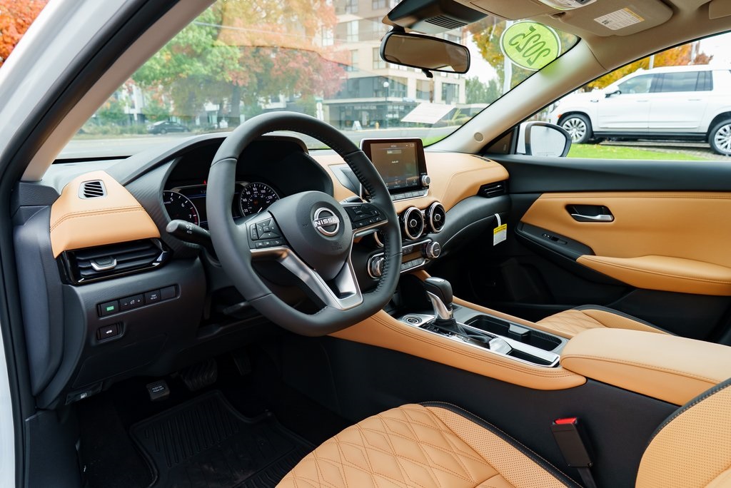 2025 Nissan Sentra SV Image 16 of 30