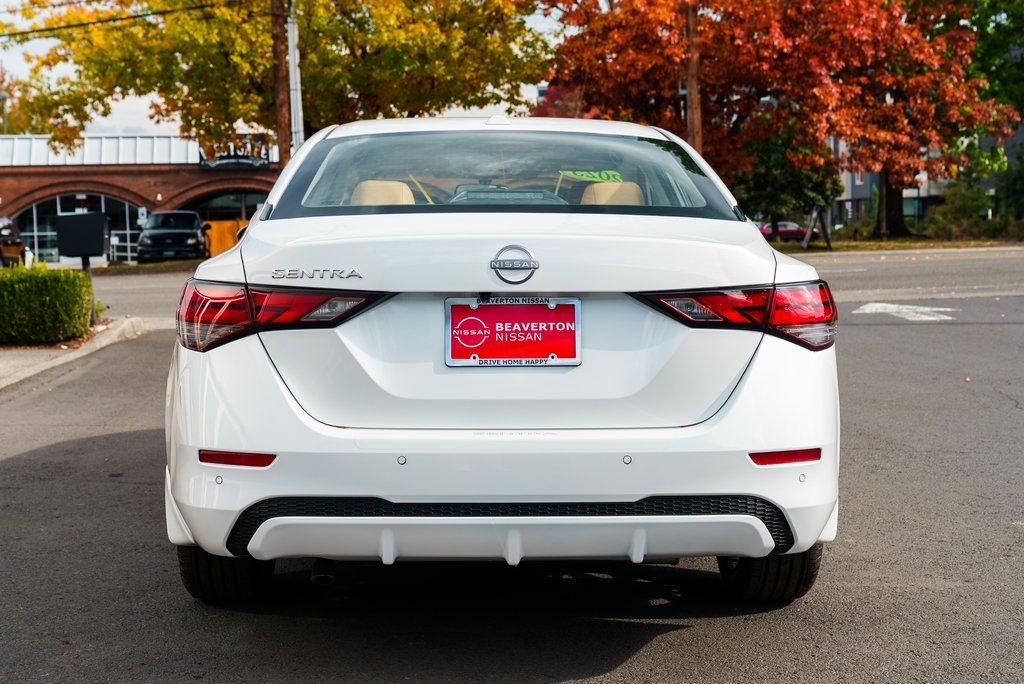 2025 Nissan Sentra SV Image 6 of 30