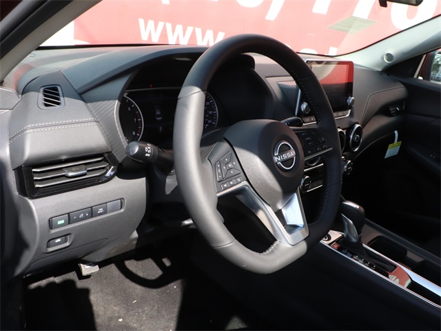 Vehicle image 14 of 24