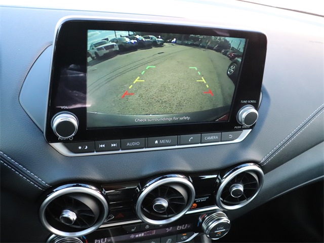 Vehicle image 20 of 24