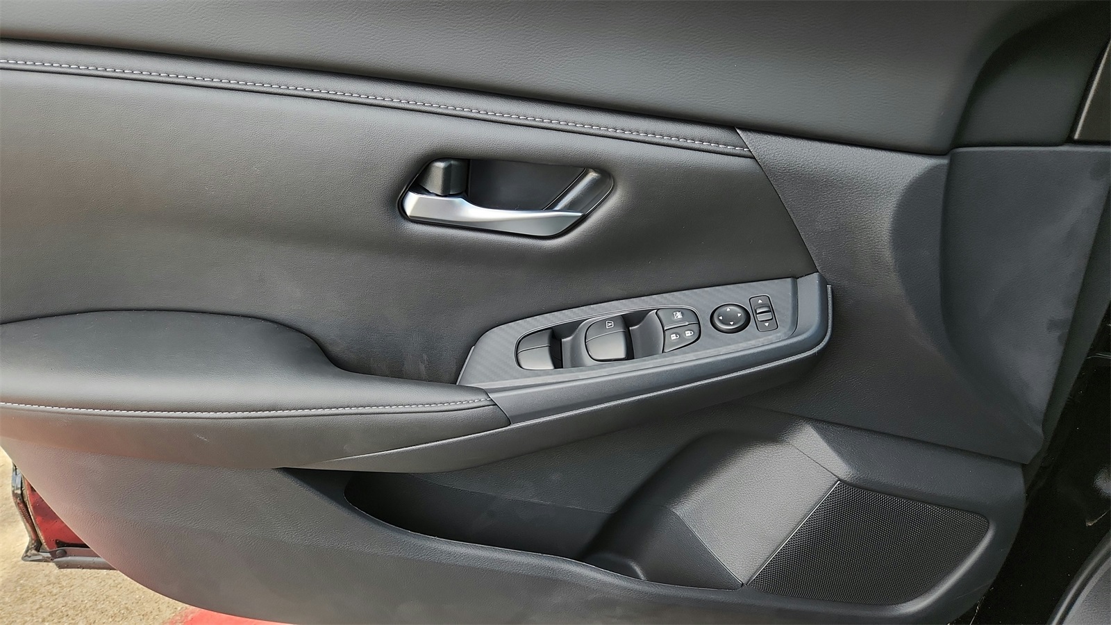 Vehicle image 14 of 34