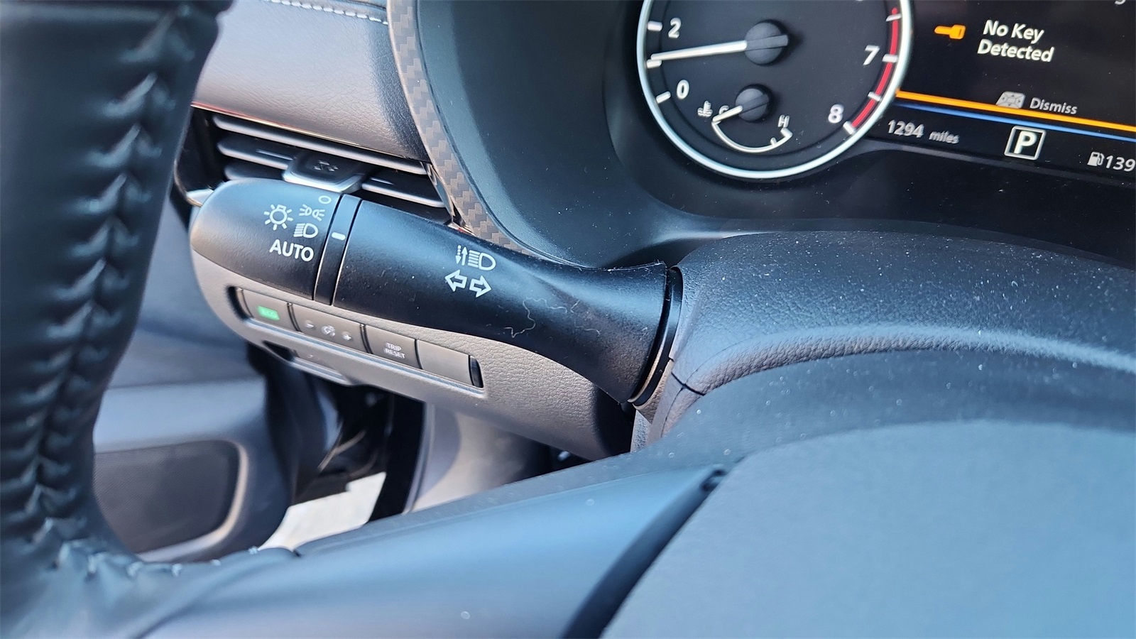 Vehicle image 33 of 34