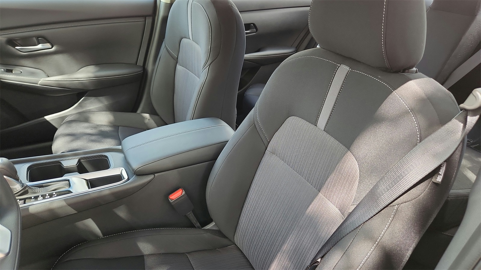Vehicle image 10 of 34