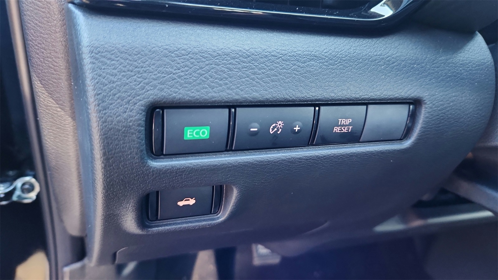 Vehicle image 29 of 34