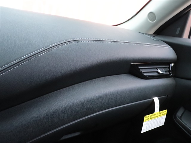 Vehicle image 26 of 28