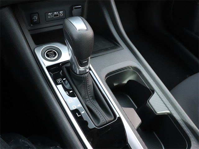 Vehicle image 25 of 28