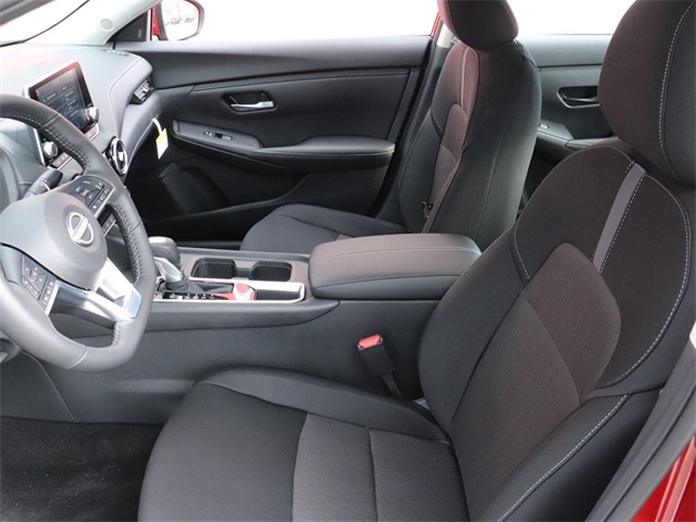Vehicle image 18 of 28