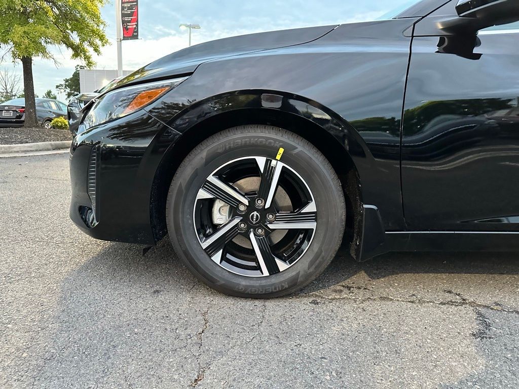 Vehicle image 9 of 28