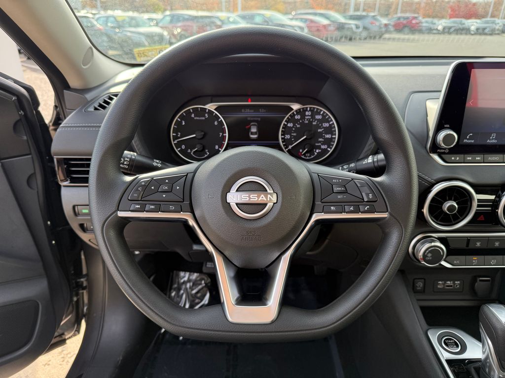 Vehicle image 15 of 28