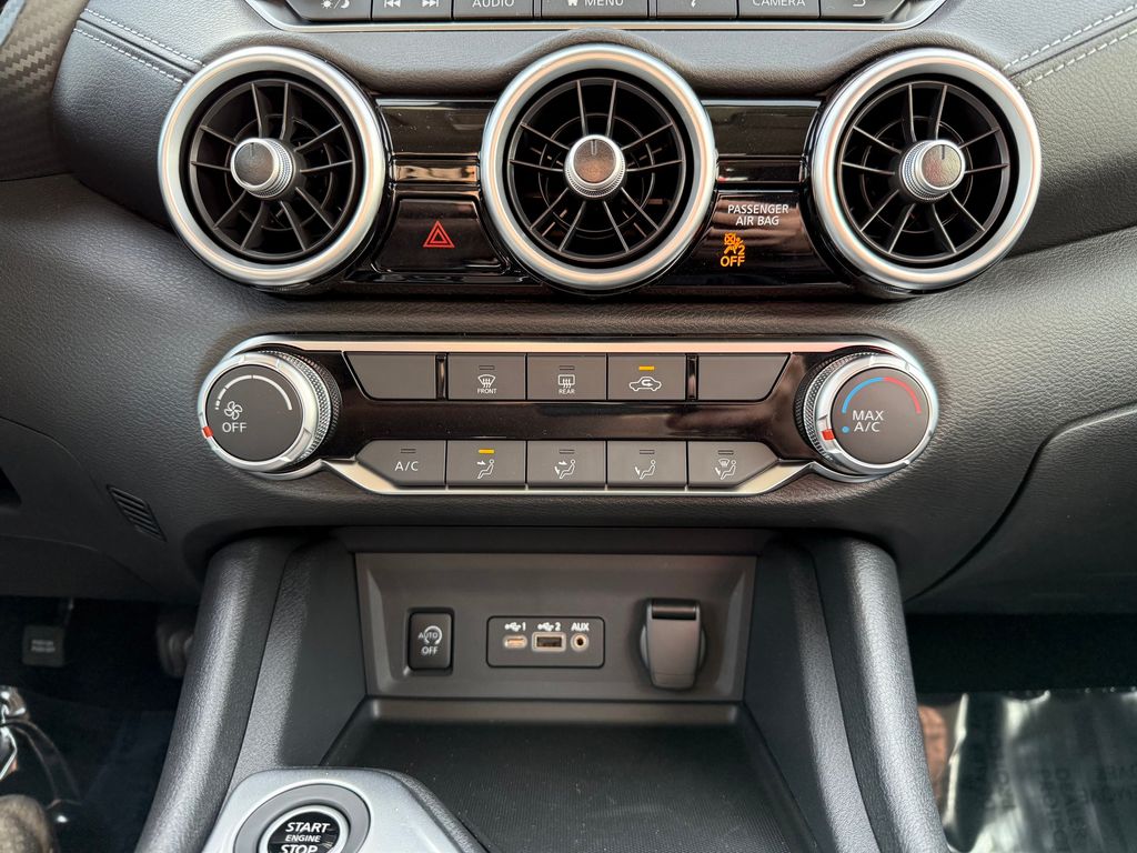 Vehicle image 21 of 28