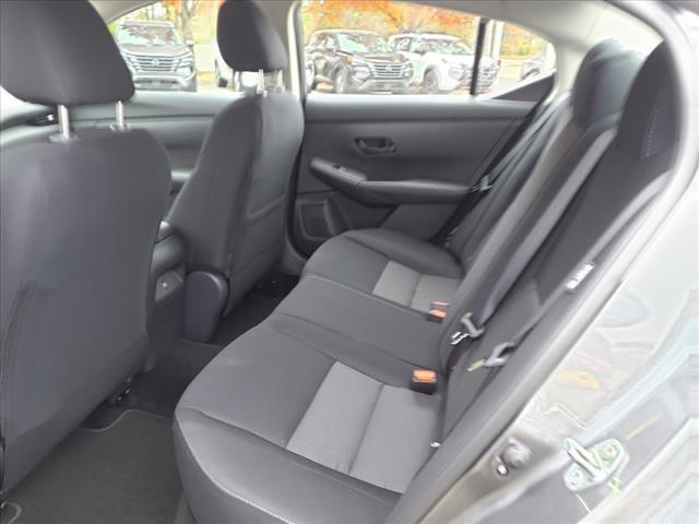 Vehicle image 7 of 14