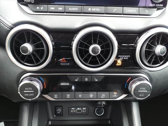Vehicle image 13 of 14