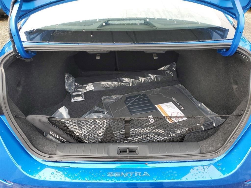 Vehicle image 6 of 9