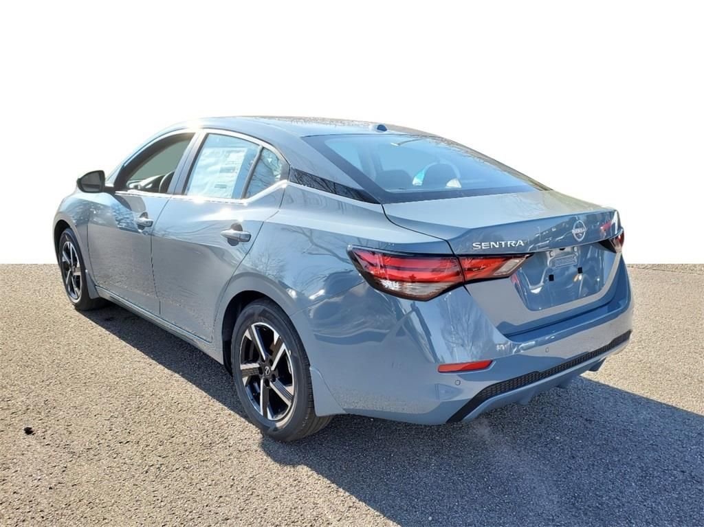 Vehicle image 4 of 9