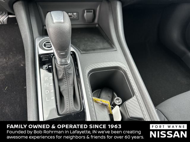 Vehicle image 26 of 37