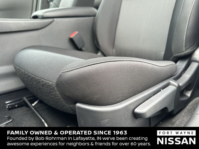Vehicle image 29 of 37