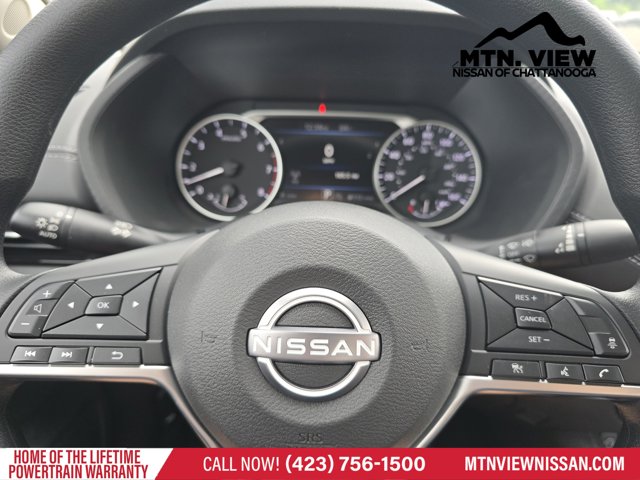 Vehicle image 14 of 18