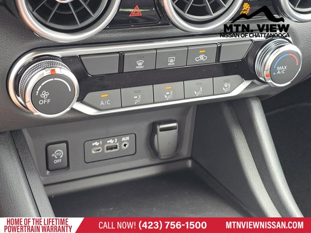 Vehicle image 17 of 18