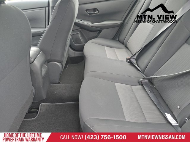 Vehicle image 11 of 18
