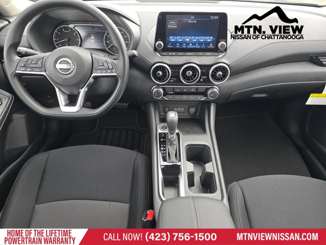 Vehicle image 8 of 18