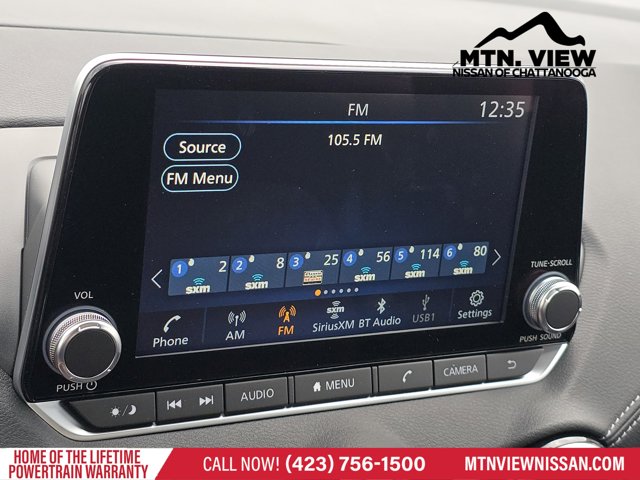 Vehicle image 15 of 18