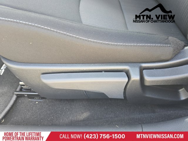 Vehicle image 9 of 18