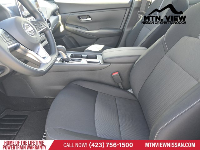 Vehicle image 10 of 18