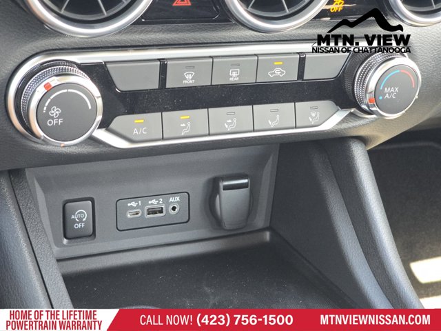 Vehicle image 17 of 18