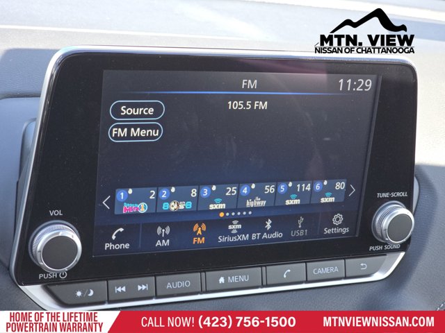 Vehicle image 15 of 18