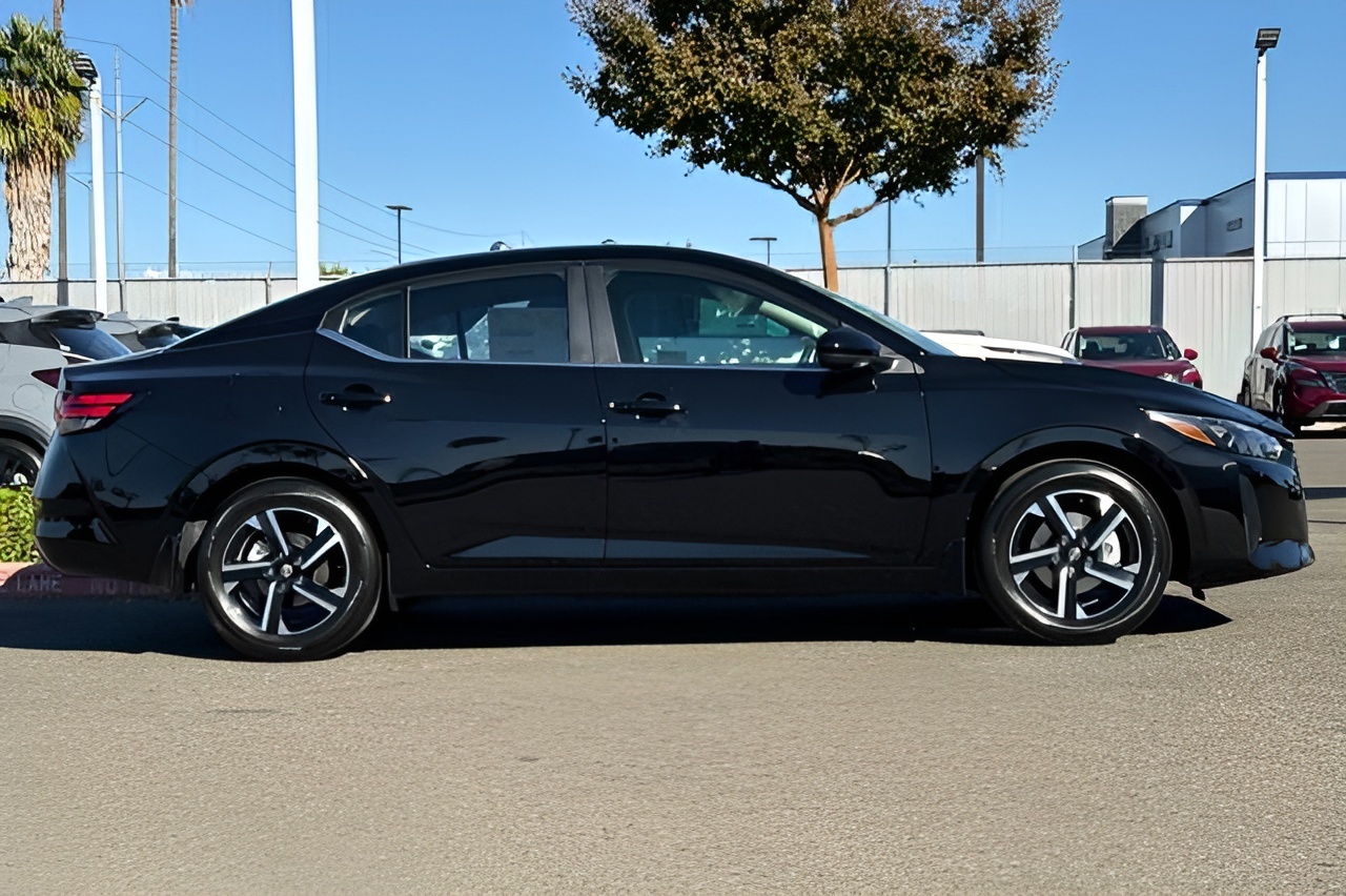 Vehicle image 24 of 26