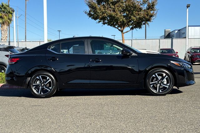 Vehicle image 4 of 26