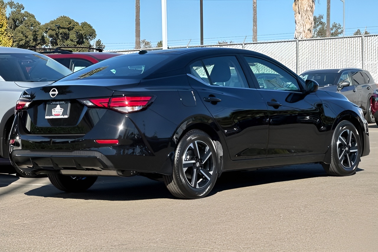 Vehicle image 25 of 26