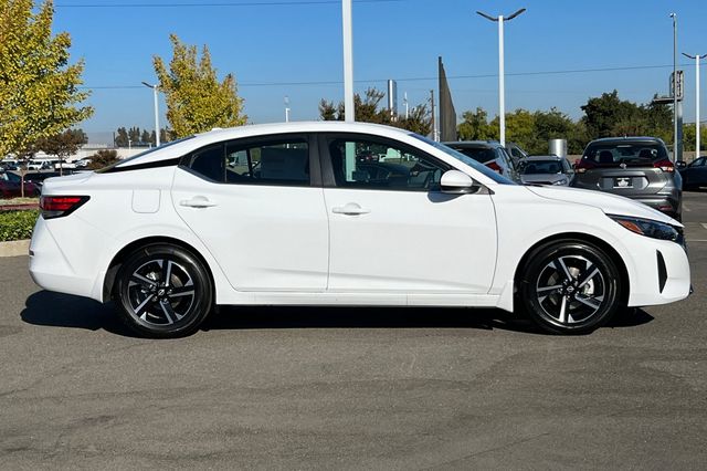 Vehicle image 4 of 21