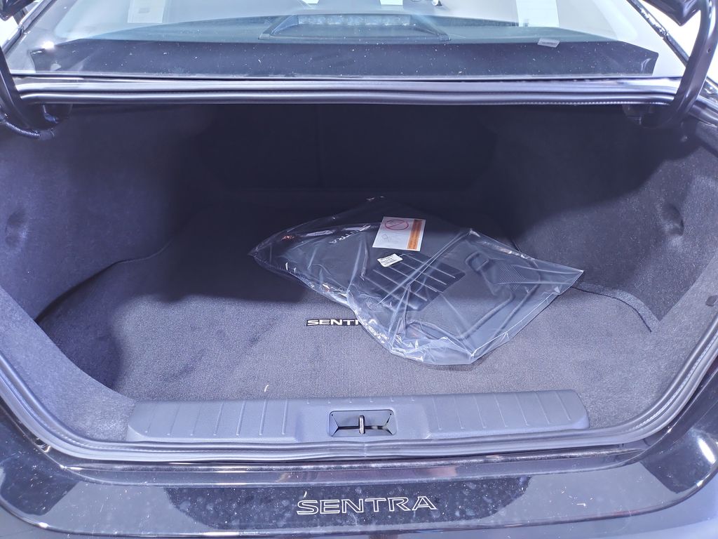 2025 Nissan Sentra SV Image 12 of 28