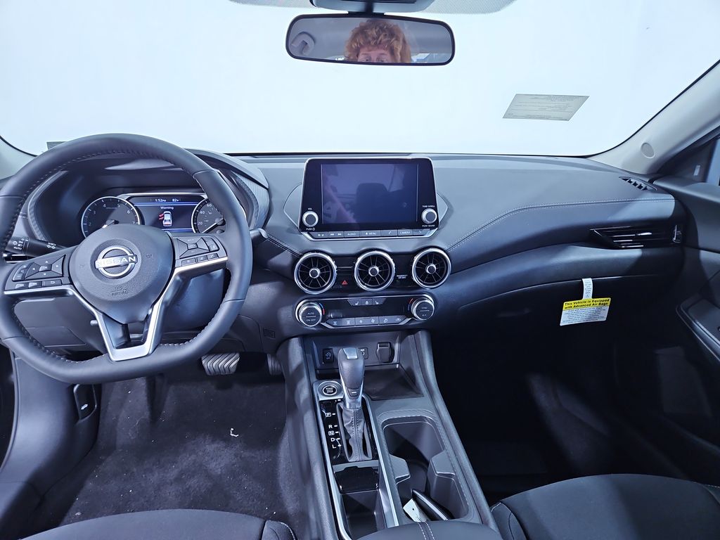 2025 Nissan Sentra SV Image 15 of 28