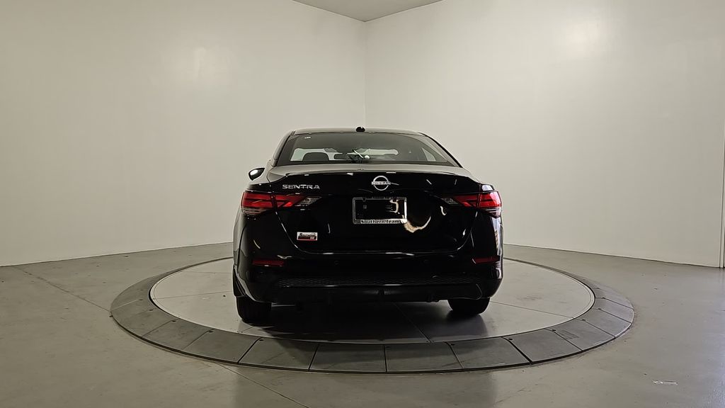 2025 Nissan Sentra SV Image 7 of 28