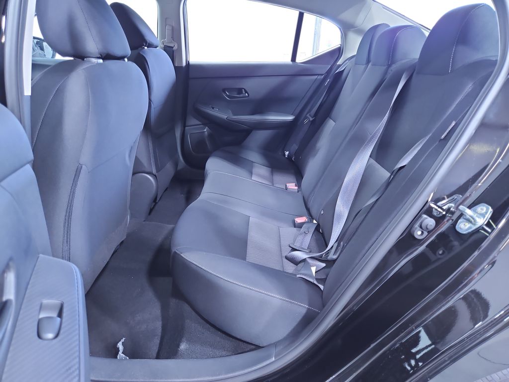 2025 Nissan Sentra SV Image 13 of 28