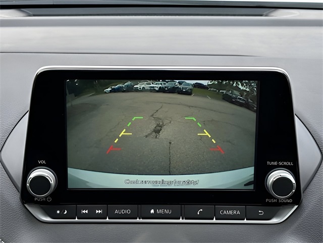 2025 Nissan Sentra SV Image 11 of 24