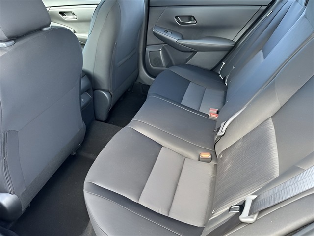 2025 Nissan Sentra SV Image 7 of 24