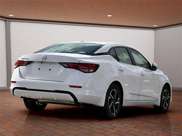 2025 Nissan Sentra SV Image 4 of 24