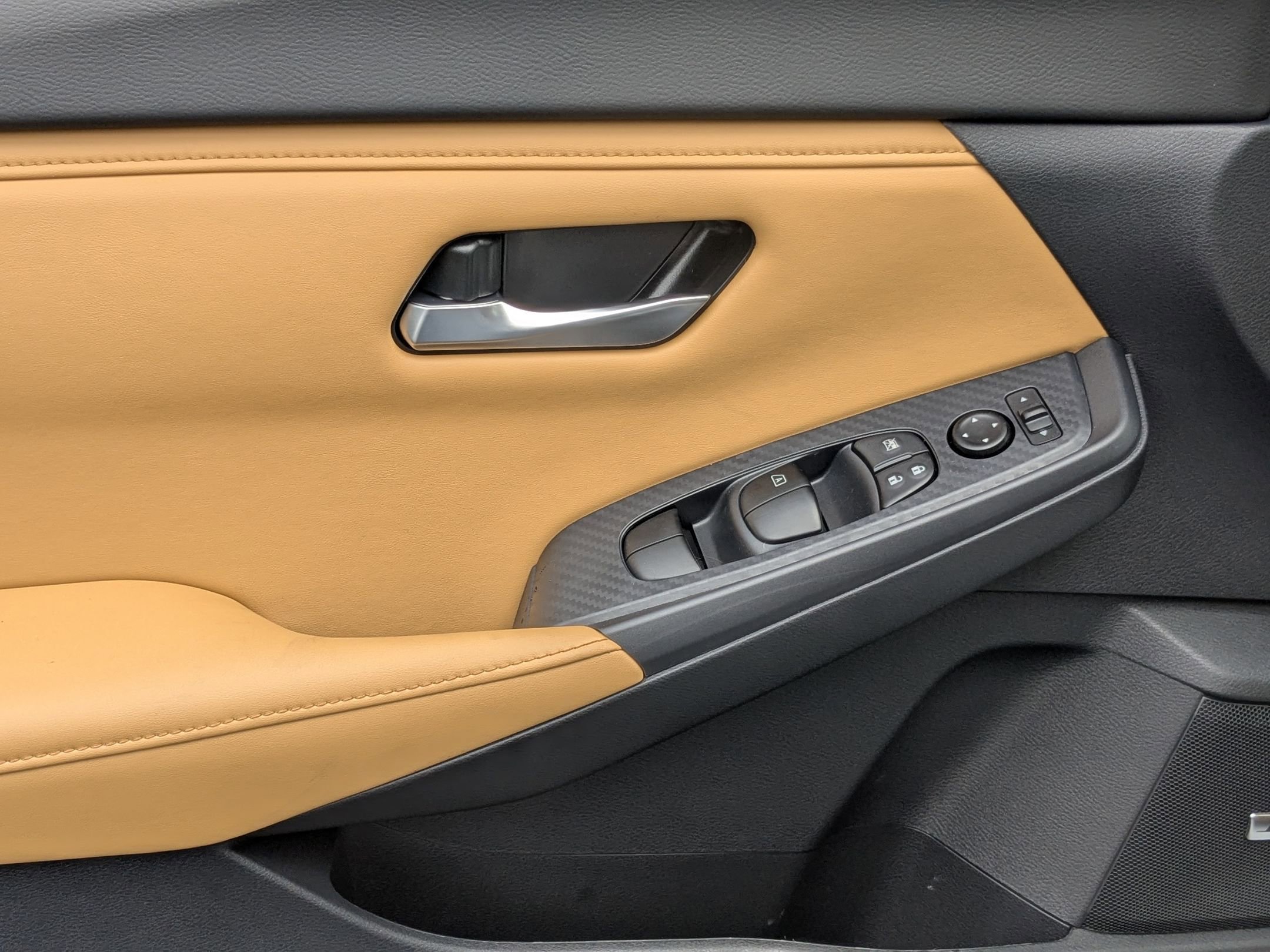 2025 Nissan Sentra SV Image 19 of 27