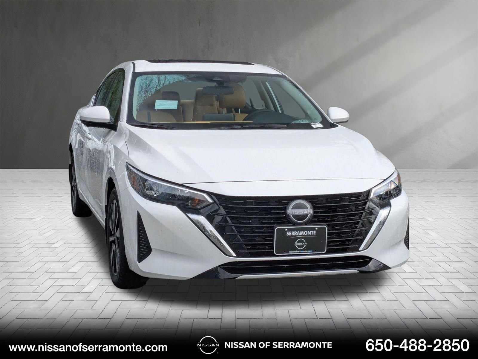 2025 Nissan Sentra SV Image 2 of 27